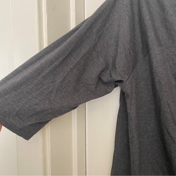 Fabletics scoop neck tee - Picture 3 of 4